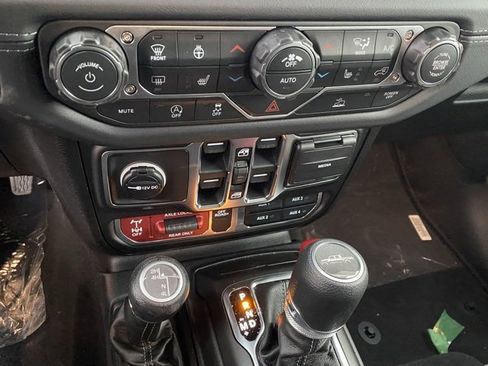 New 2026 Jeep Gladiator Mojave image 21