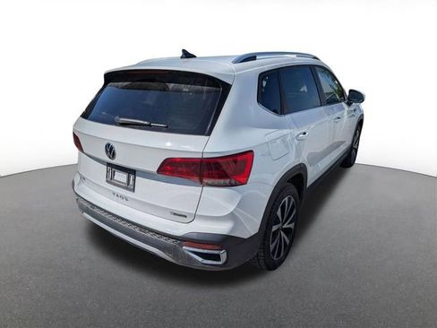 Used 2022 Volkswagen Taos SE AWD/4WD image 5