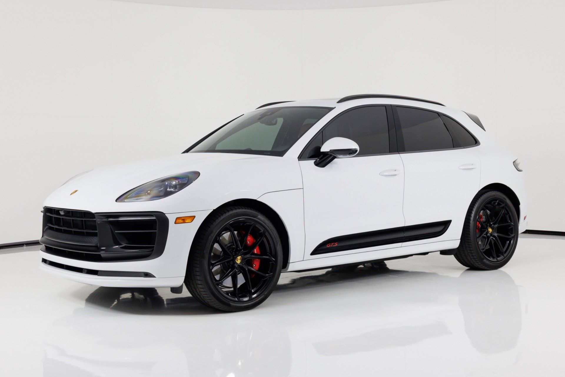 Used 2022 Porsche Macan GTS AWD/4WD image 7