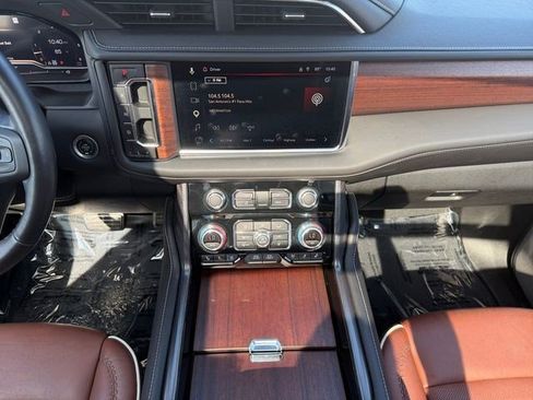 Used 2024 GMC Yukon Denali Ultimate AWD/4WD image 15
