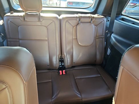 Used 2020 Lincoln Aviator Reserve w/ Equipment Group 201A image 11