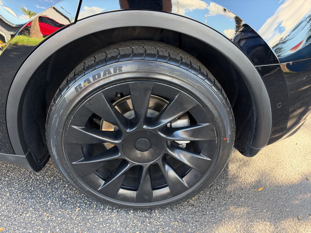 Used 2022 Tesla Model Y Long Range AWD/4WD image 37