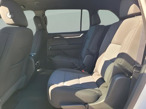 New 2026 GMC Acadia Elevation image 26