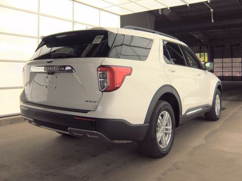Used 2024 Ford Explorer XLT w/ Equipment Group 202A AWD/4WD image 9