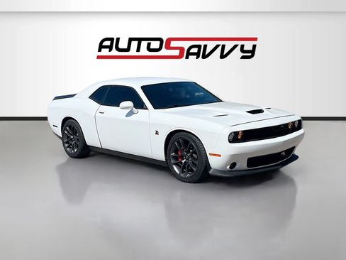 Used 2022 Dodge Challenger R/T Scat Pack RWD image 1