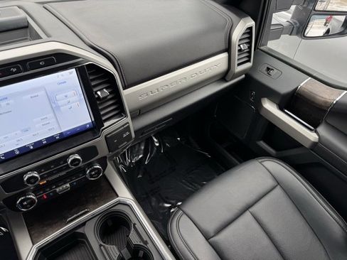 Certified 2022 Ford F250 Lariat w/ Lariat Ultimate Package image 20