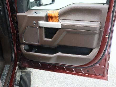 Used 2015 Ford F150 King Ranch w/ Equipment Group 601A Luxury AWD/4WD image 38
