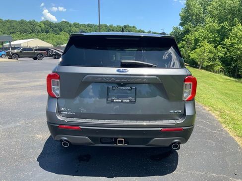 Used 2022 Ford Explorer XLT w/ Equipment Group 202A AWD/4WD image 14