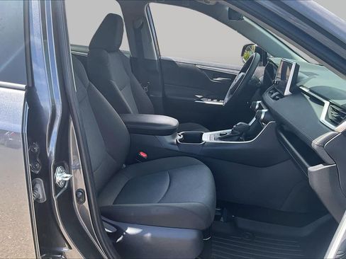 Certified 2025 Toyota RAV4 XLE AWD/4WD image 8