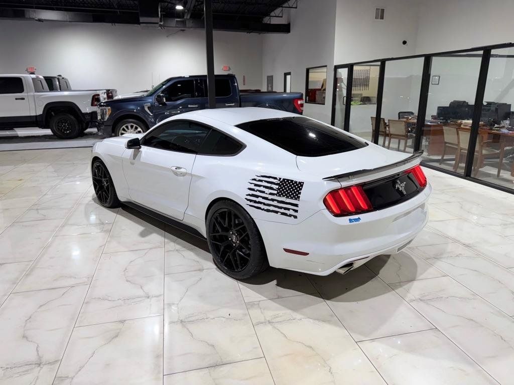 Used 2017 Ford Mustang Coupe RWD image 10