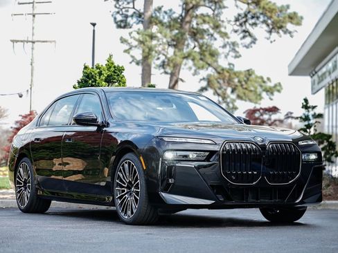 New 2026 BMW 740i w/ Executive Package image 1