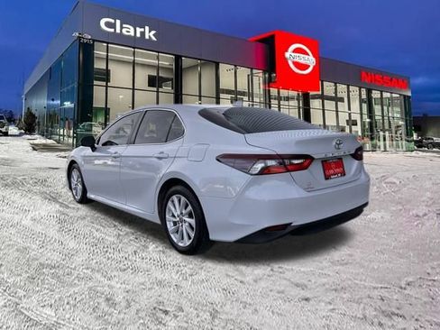 Used 2022 Toyota Camry LE image 5