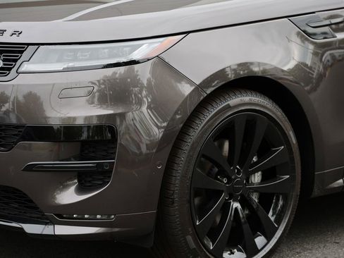 New 2026 Land Rover Range Rover Sport Dynamic SE AWD/4WD image 2