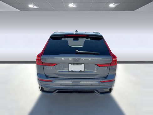 Certified 2023 Volvo XC60 B5 Plus w/ Climate Package image 10