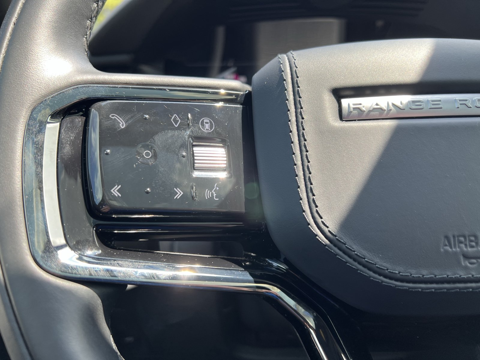 Used 2026 Land Rover Range Rover Velar Dynamic SE AWD/4WD image 18