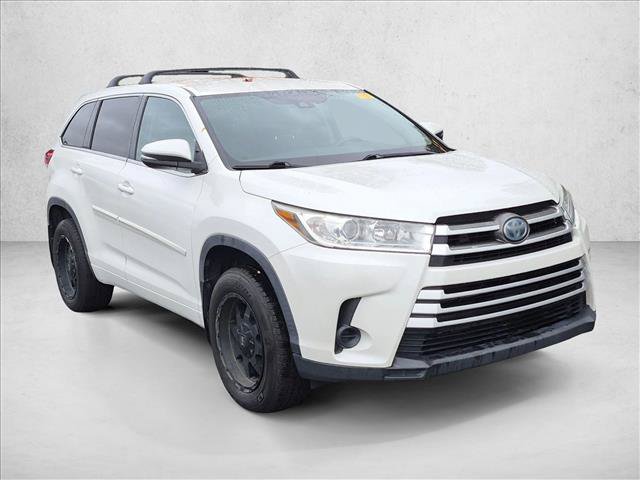 Used 2017 Toyota Highlander LE AWD/4WD image 4