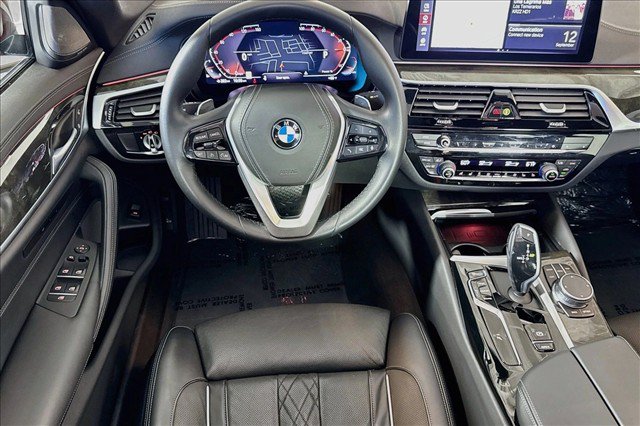 Used 2023 BMW 540i w/ Premium Package RWD image 21