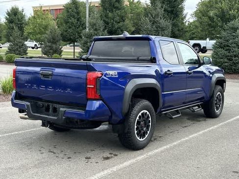Used 2024 Toyota Tacoma TRD Off-Road AWD/4WD image 22