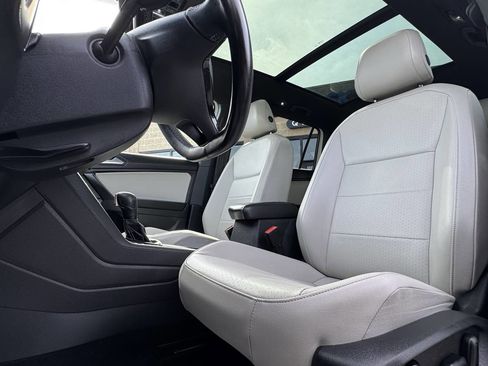 Used 2021 Volkswagen Tiguan SE R-Line image 24