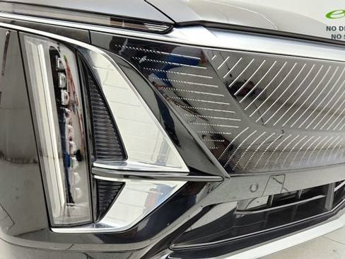Used 2025 Cadillac Lyriq Luxury AWD/4WD image 22