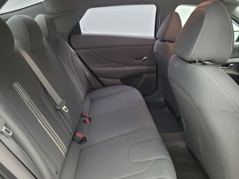 Used 2021 Hyundai Elantra SEL w/ Convenience Package image 19