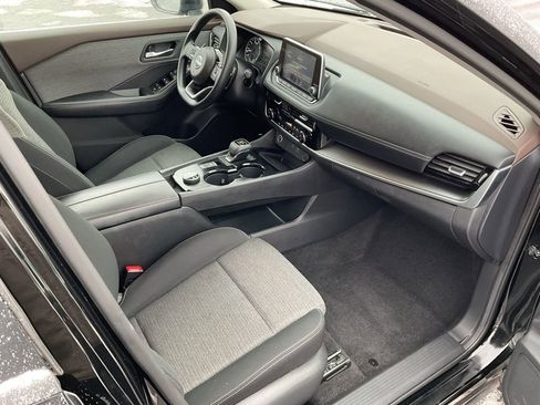 Used 2022 Nissan Rogue SV image 18