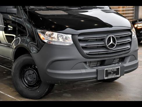 New 2025 Mercedes-Benz Sprinter 2500 image 2