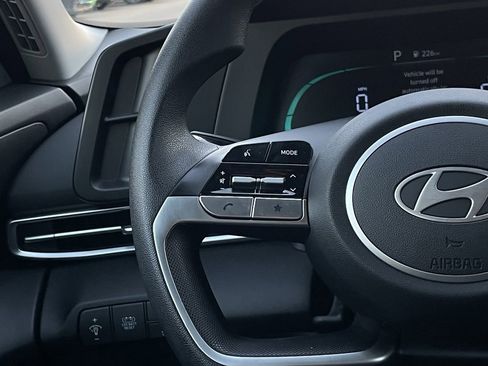 Used 2025 Hyundai Elantra Blue image 13