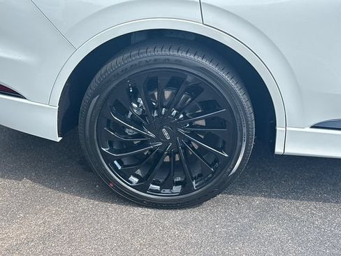 New 2026 Lincoln Aviator Reserve w/ Jet Appearance Package AWD/4WD image 18