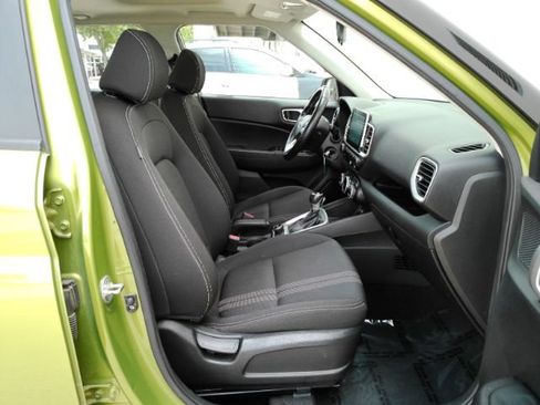 Used 2022 Hyundai Venue SEL FWD image 17