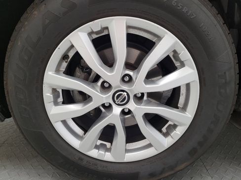 Used 2018 Nissan Rogue SV w/ Sun & Sound Touring Package AWD/4WD image 31