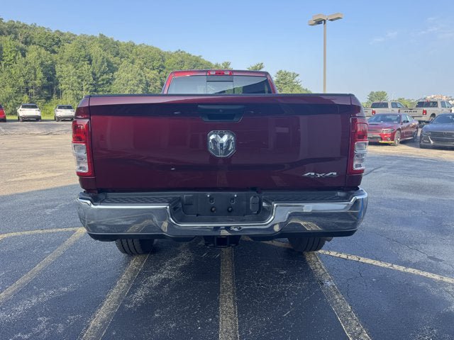 Used 2024 RAM 2500 Tradesman w/ Chrome Appearance Group AWD/4WD image 4