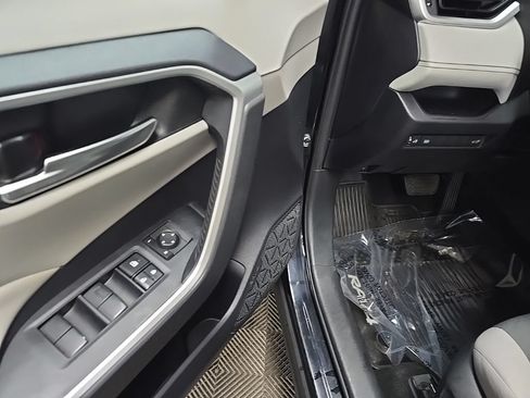 Used 2019 Toyota RAV4 XLE w/ Convenience Package AWD/4WD image 28