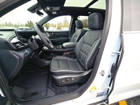 New 2026 Buick Enclave Avenir w/ Super Cruise Package image 11