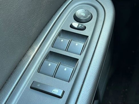 Used 2017 Chevrolet Traverse LT w/ Style and Technology Package FWD image 27