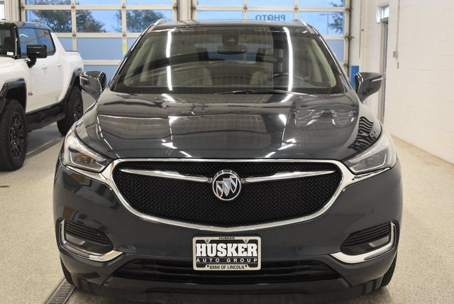 Used 2021 Buick Enclave Premium w/ Sun and Sites Package AWD/4WD image 3