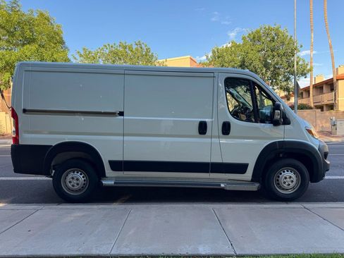 Used 2025 RAM ProMaster 2500 w/ U-Haul Equipment Group FWD image 6