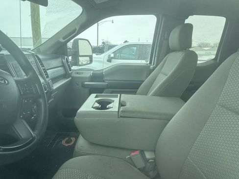 Used 2019 Ford F250 XLT w/ XLT Value Package image 5