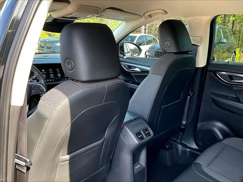 Used 2022 Buick Envision Preferred image 22
