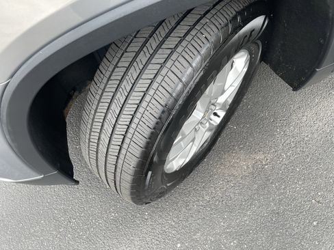 Used 2019 Chevrolet Traverse LT w/ LPO, Floor Liner Package AWD/4WD image 10