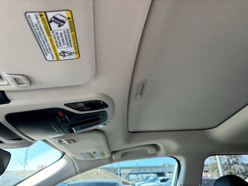 Used 2025 Subaru Outback Limited image 12