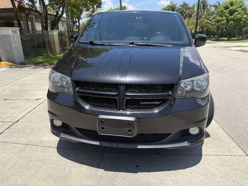 Used 2015 Dodge Grand Caravan SXT w/ Blacktop Package FWD image 5
