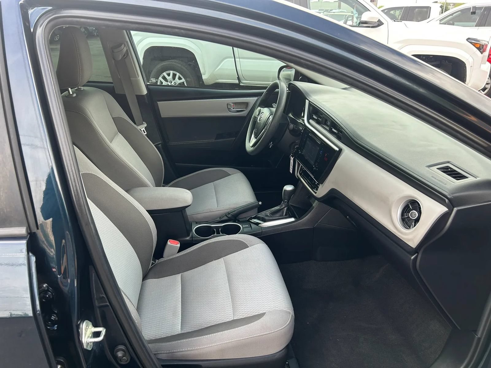 Used 2019 Toyota Corolla LE FWD image 17