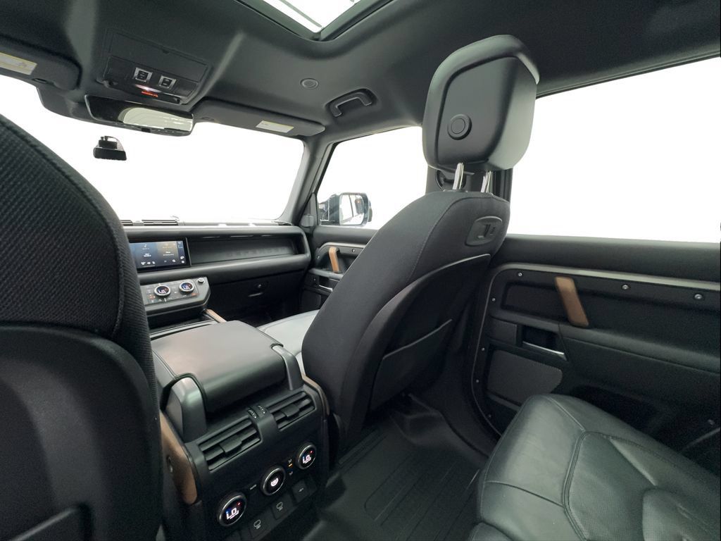 Used 2021 Land Rover Defender 110 X AWD/4WD image 42