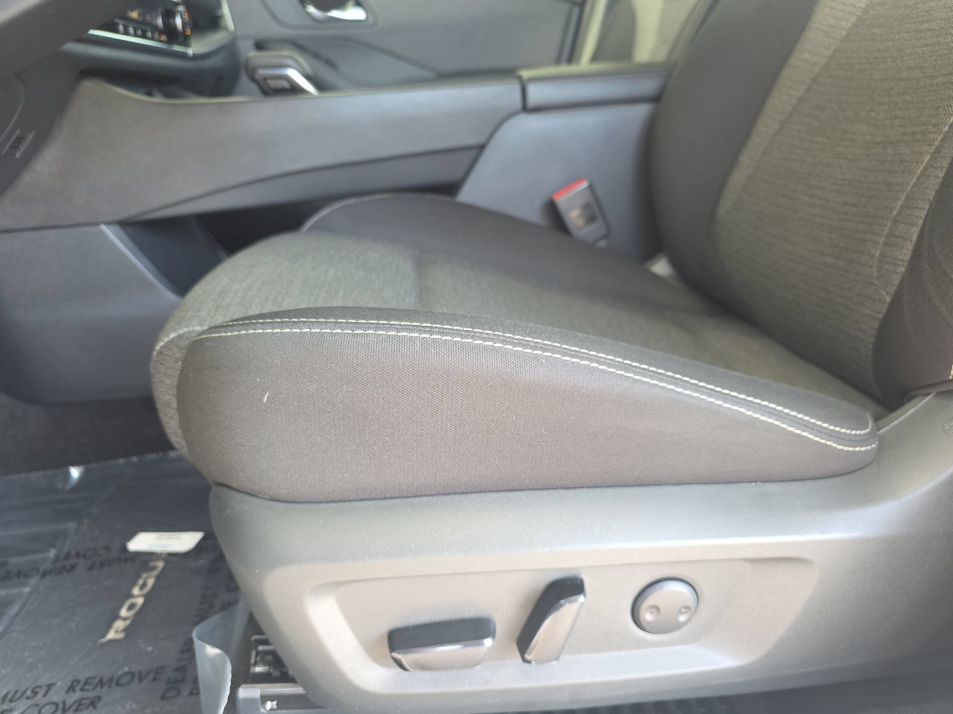 Used 2023 Nissan Rogue SV FWD image 27