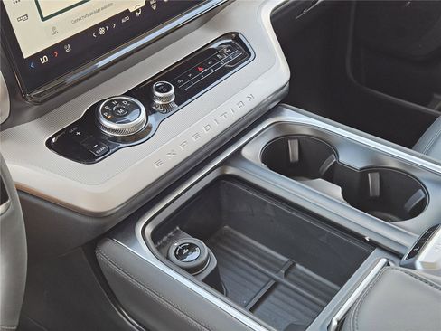 New 2026 Ford Expedition Active RWD image 16