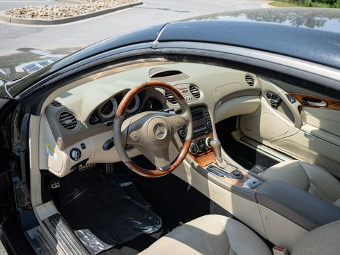 Used 2009 Mercedes-Benz SL 550 image 12