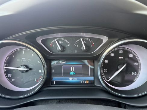 Used 2019 Buick Envision Essence FWD image 33
