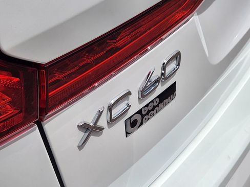 Used 2023 Volvo XC60 B5 Plus AWD/4WD image 31