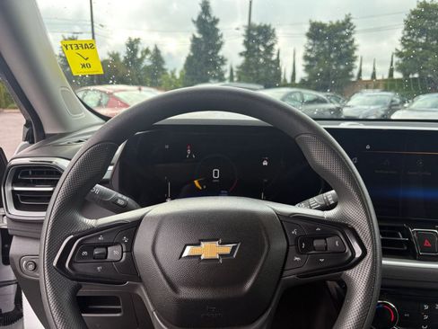 Used 2025 Chevrolet TrailBlazer LT FWD image 27